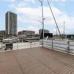 Úszó hotel Houseboat-oostende
