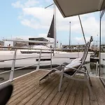 Úszó hotel Houseboat-oostende *