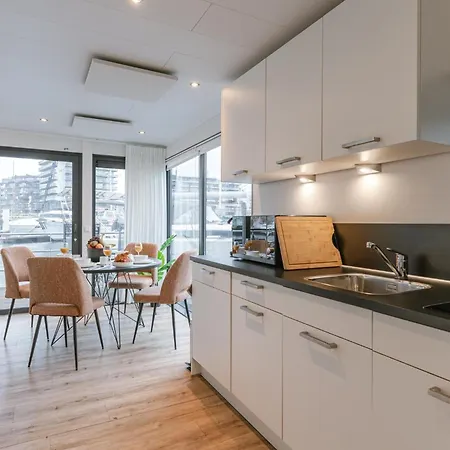 Houseboat-oostende * Ostend