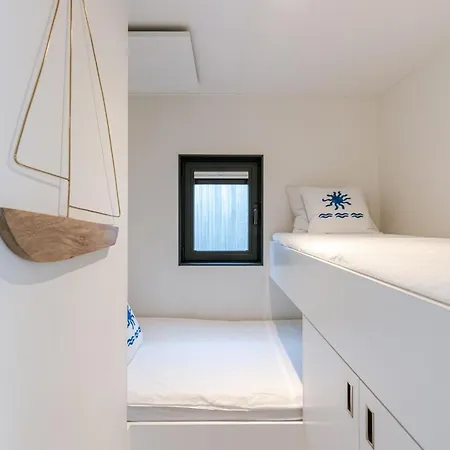 Houseboat-oostende Botel Ostend