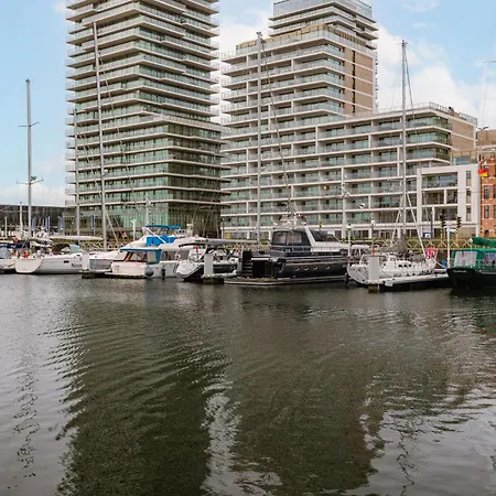 Houseboat-oostende * אוסטנדה