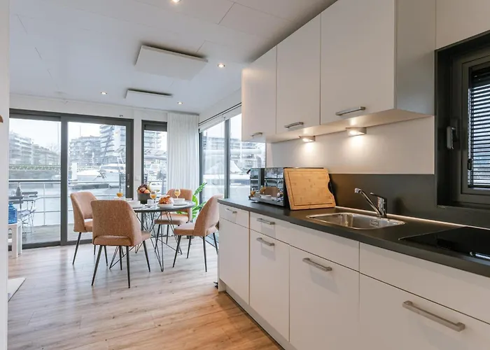 Houseboat-oostende * Ostend