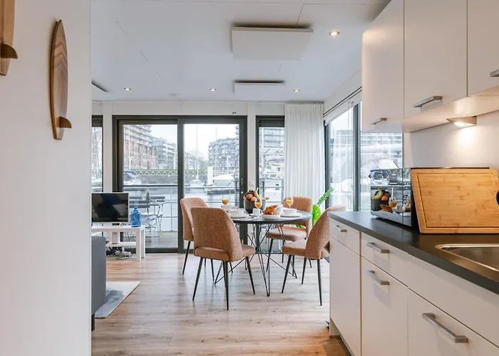 Houseboat-oostende Botel Ostend