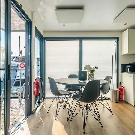 Houseboat-oostende * Ostend