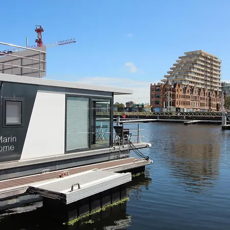 Houseboat-oostende Ostend